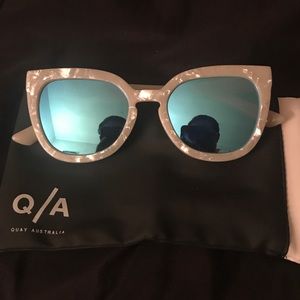 QUAY NOOSA SUNGLASSES